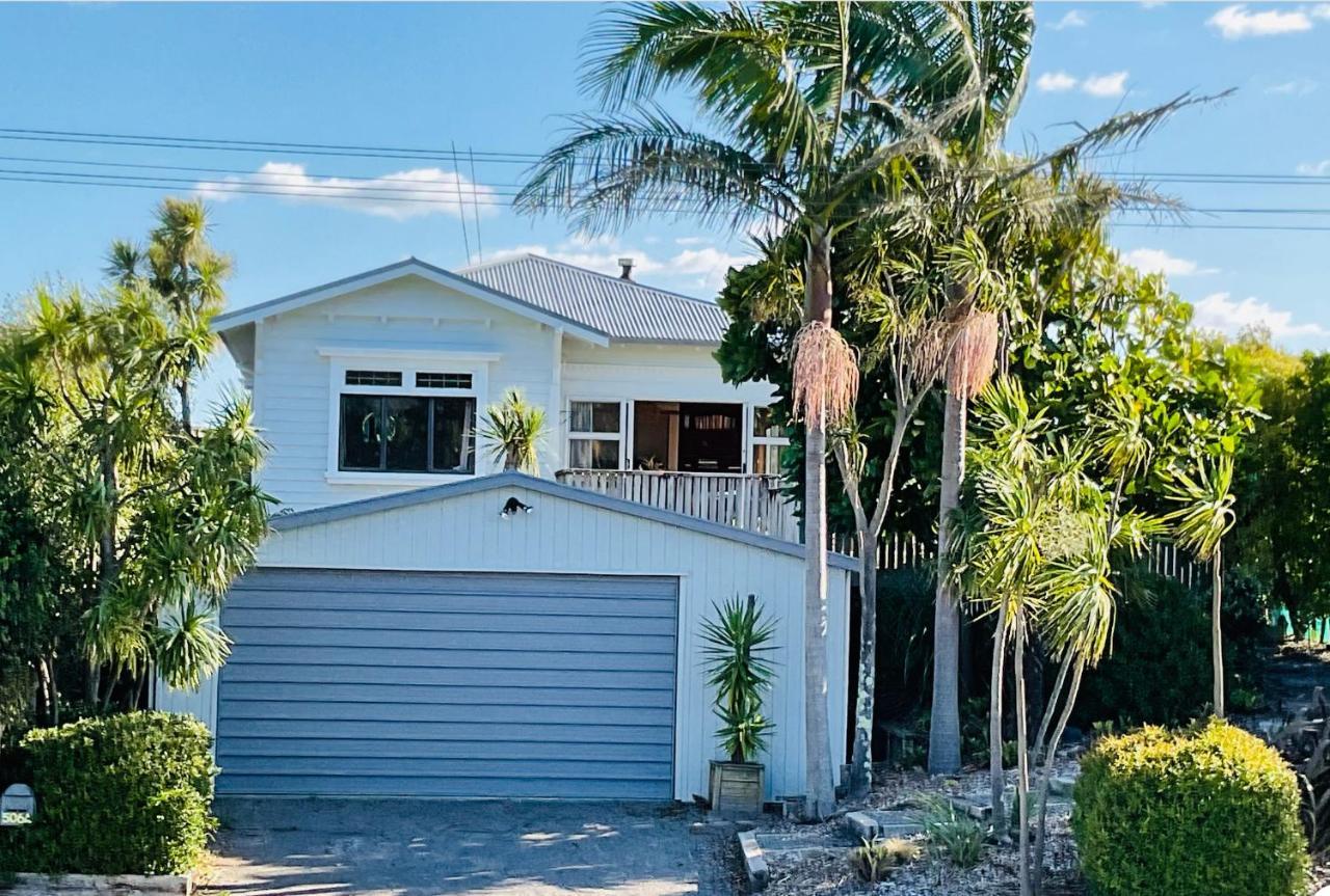 Cabbage Tree - Summer Or Winter Beachfront Haven Papamoa Buitenkant foto