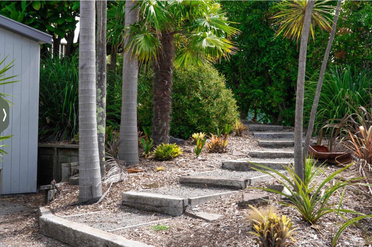 Cabbage Tree - Summer Or Winter Beachfront Haven Papamoa Buitenkant foto