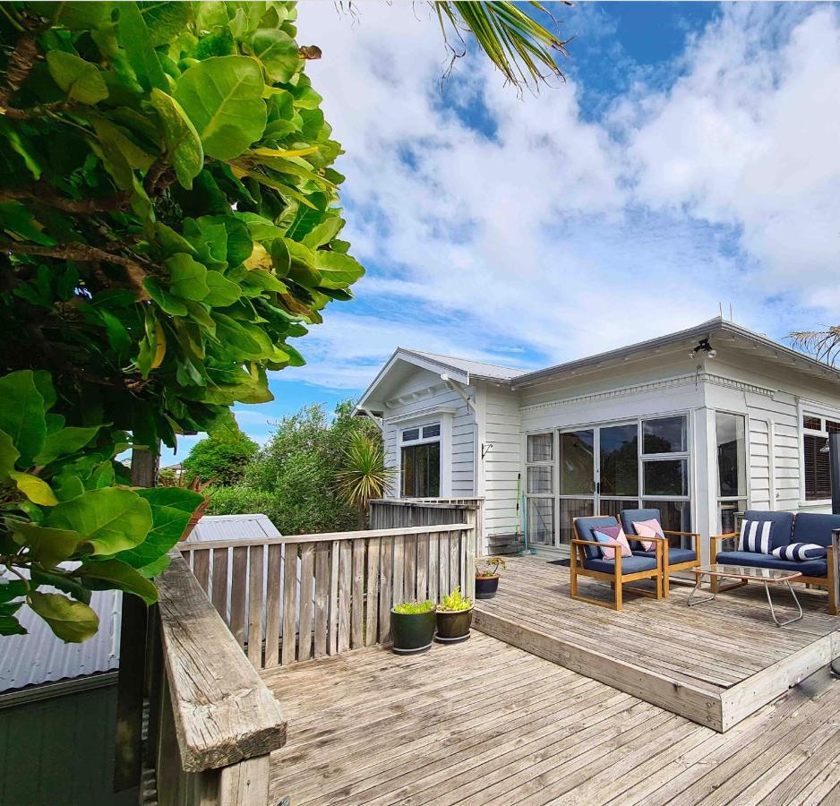 Cabbage Tree - Summer Or Winter Beachfront Haven Papamoa Buitenkant foto